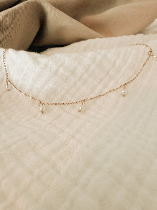 Dainty Pearl Necklace