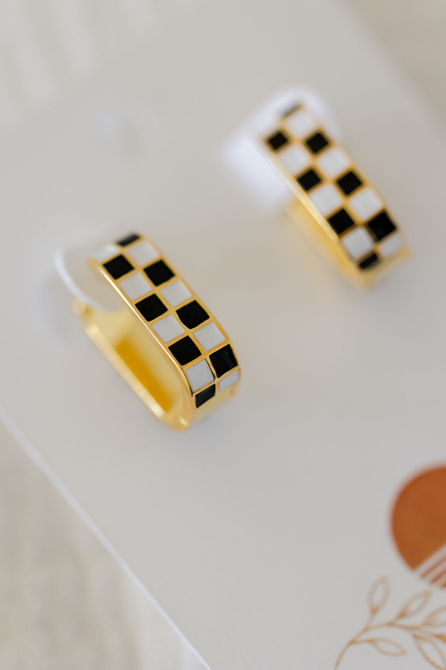 Checkered Rectangle Hoops