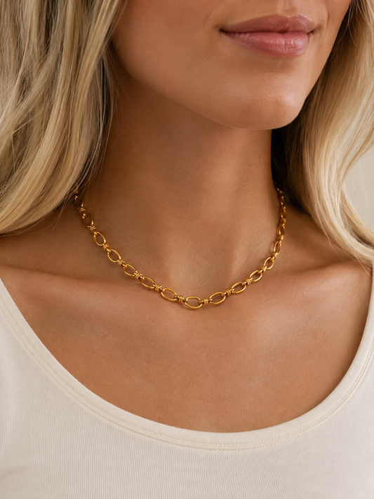 It Girl Necklace