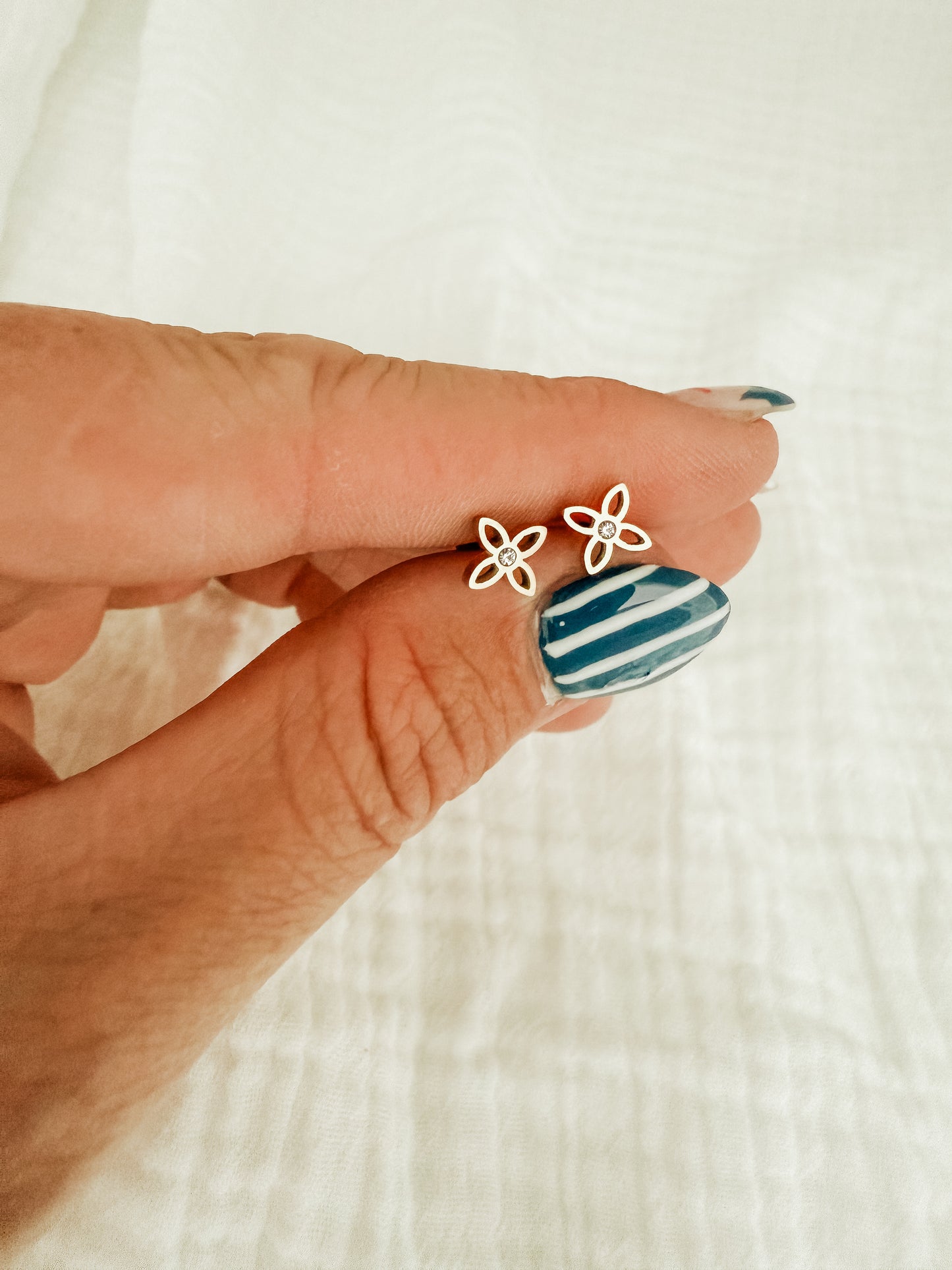 Clover Flat Back Studs